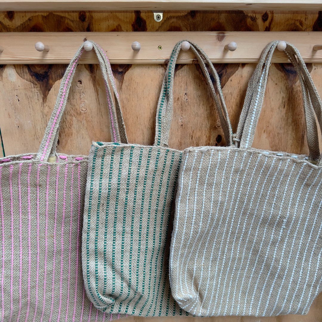 Lightweight jute shopper basket bags in pink, green & white